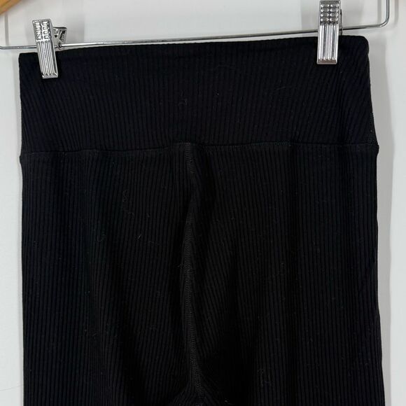 Year of Ours 9 to 5 Ribbed Slit Hem Legging in Black | Small - Picture 7 of 8